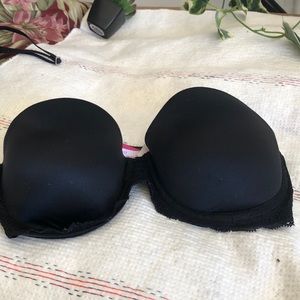 Black Victoria’s Secret strapless bra